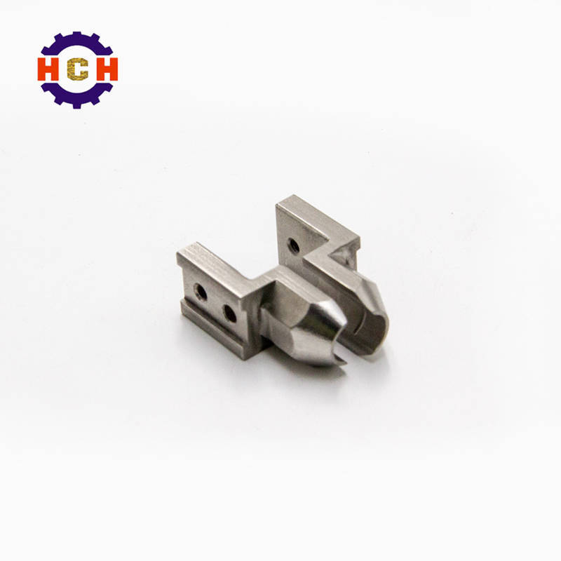 深圳精密機械加工使用數控加工直接掃描方法生成用于無線電通信的三維零部件晶體。